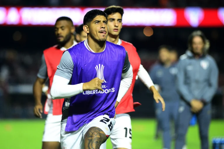 São Paulo Negocia e Busca Renovação com o Zagueiro Alan Franco