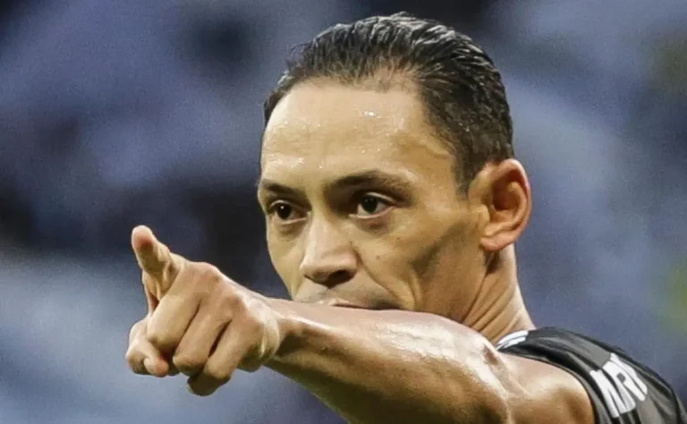 "Talentos enfrentam personalidades fortes no futebol brasileiro"