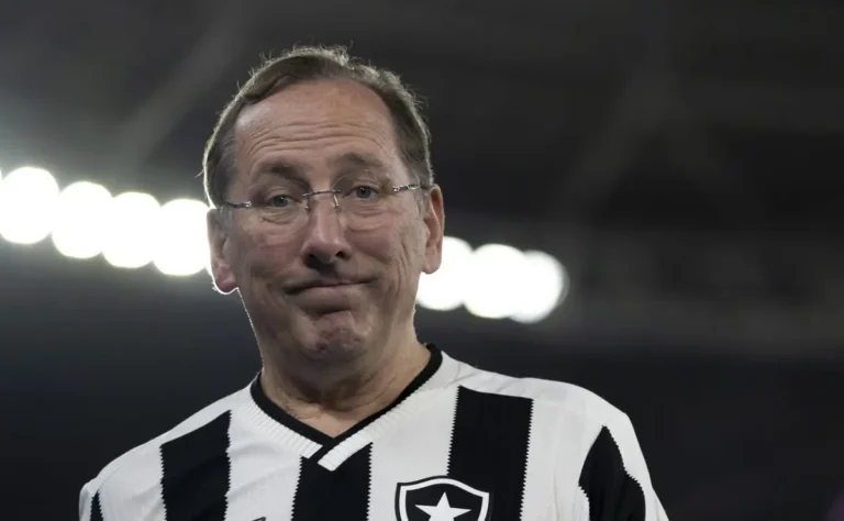 Textor mira investimento milionário para técnico ofensivo no Botafogo e agita os bastidores