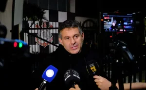Vice do Corinthians Detalha Caso Vai de Bet e Critica Augusto Melo