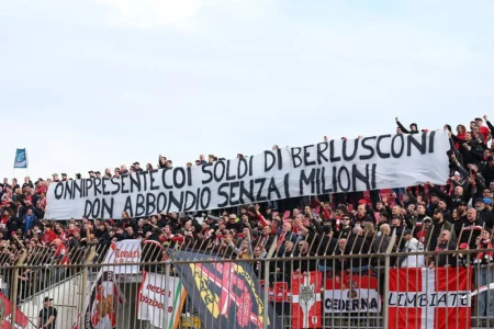 A Era dos Berlusconi Termina no Futebol Italiano