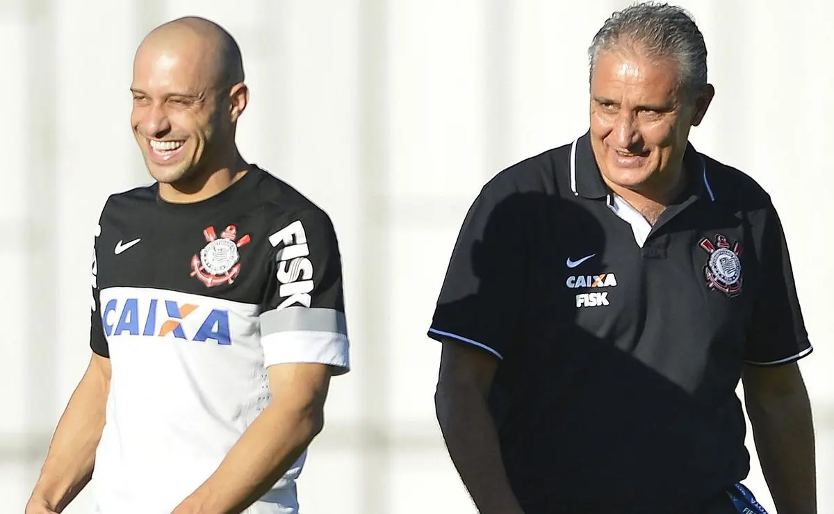 Alessandro exalta reencontro com Tite e celebra um momento especial com seu ex-treinador.