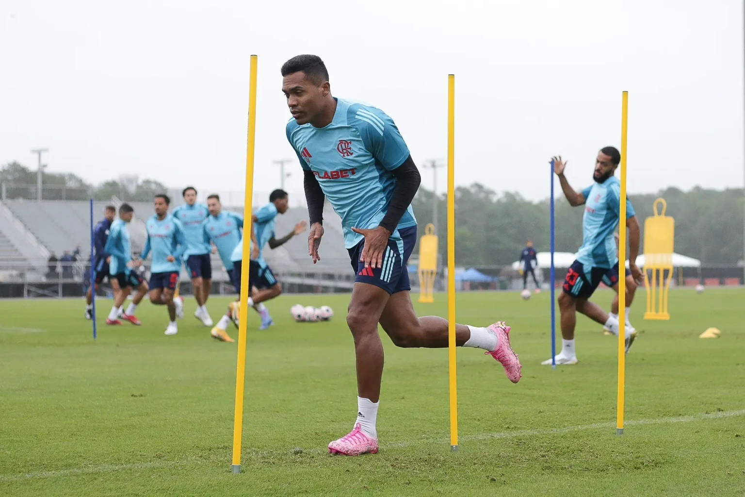 Alex Sandro é o último desfalque no Flamengo