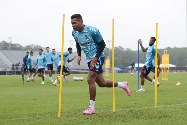 Alex Sandro é o último desfalque no Flamengo