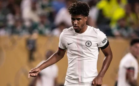 Andrey Santos comemora a presença de Philippe Coutinho no Vasco: "Sou fã número 1 dele"