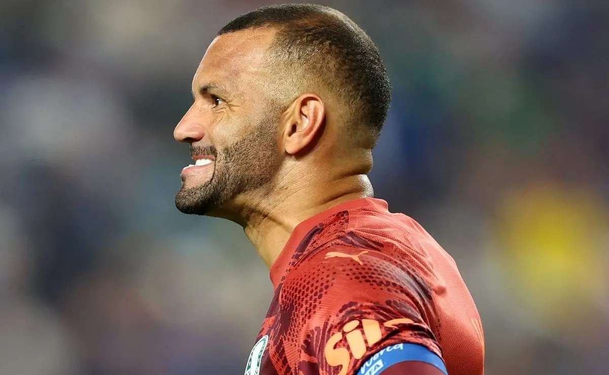 Após falha de Weverton no Mundial, Palmeiras visa Léo Jardim, confirma André Hernan