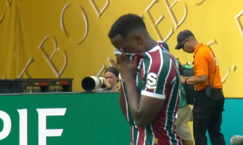 Arias Chora após Derrota do Fluminense para o Chelsea na Copa do Mundo de Clubes