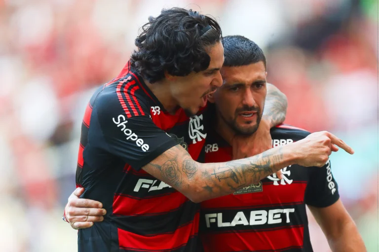 Arrascaeta e Pedro podem jogar juntos? Veja os números da dupla no Flamengo de Filipe Luís
