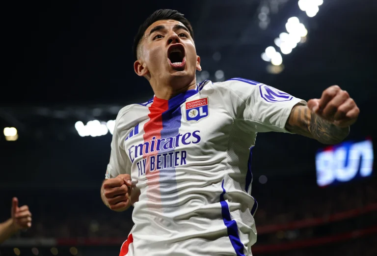 Atlético de Madrid tenta contratar Thiago Almada, ex-Botafogo