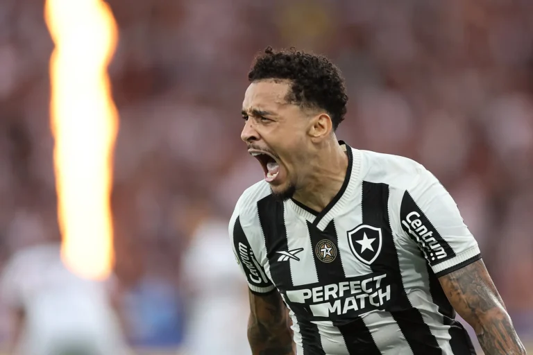 Botafogo acerta transferência de Gregore para Al-Rayyan, do Catar