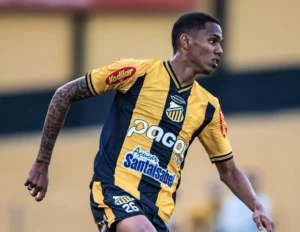Botafogo faz proposta por Dantas, zagueiro do Novorizontino