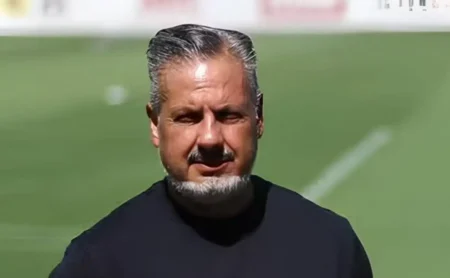Boto deixa Flamengo sem meio-campista Victor Hugo