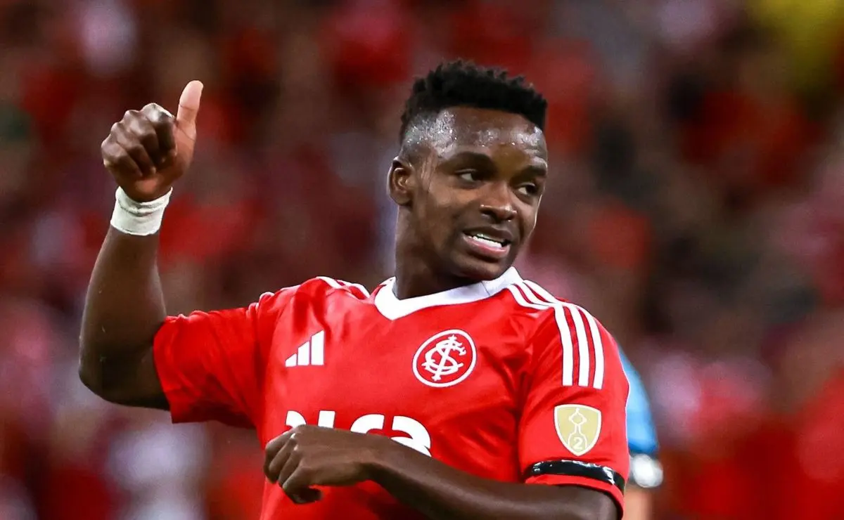 Carbonero Avança e Pode Ser Titular contra o Vitória no Beira-Rio