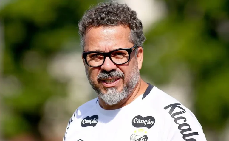 Cléber Xavier Abre o Modo Sincerão e Revela que Título Não É Realidade para o Santos