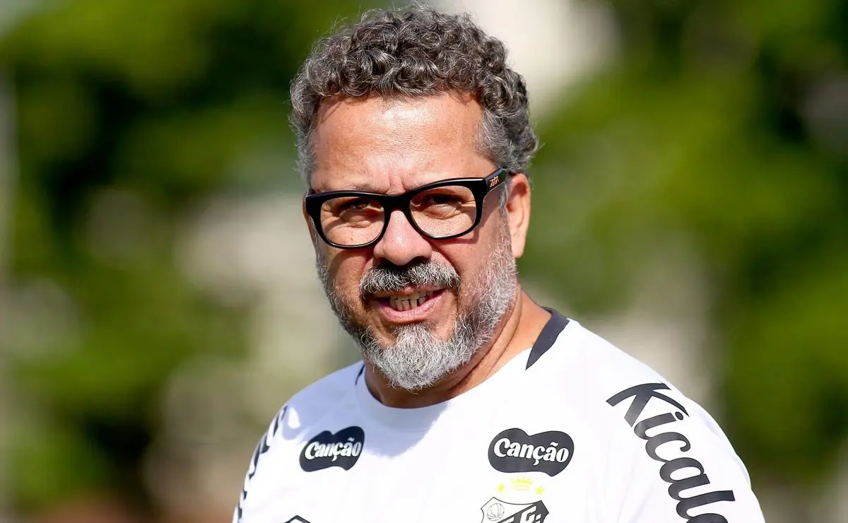 Cléber Xavier Abre o Modo Sincerão e Revela que Título Não É Realidade para o Santos