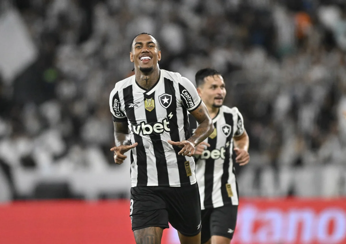 Clube Dos Emirados Árabes Tenta Contratação Do Jogador Rwan Cruz