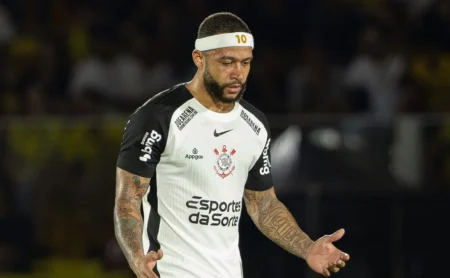 Corinthians confirma decisão sobre saída de Memphis Depay.