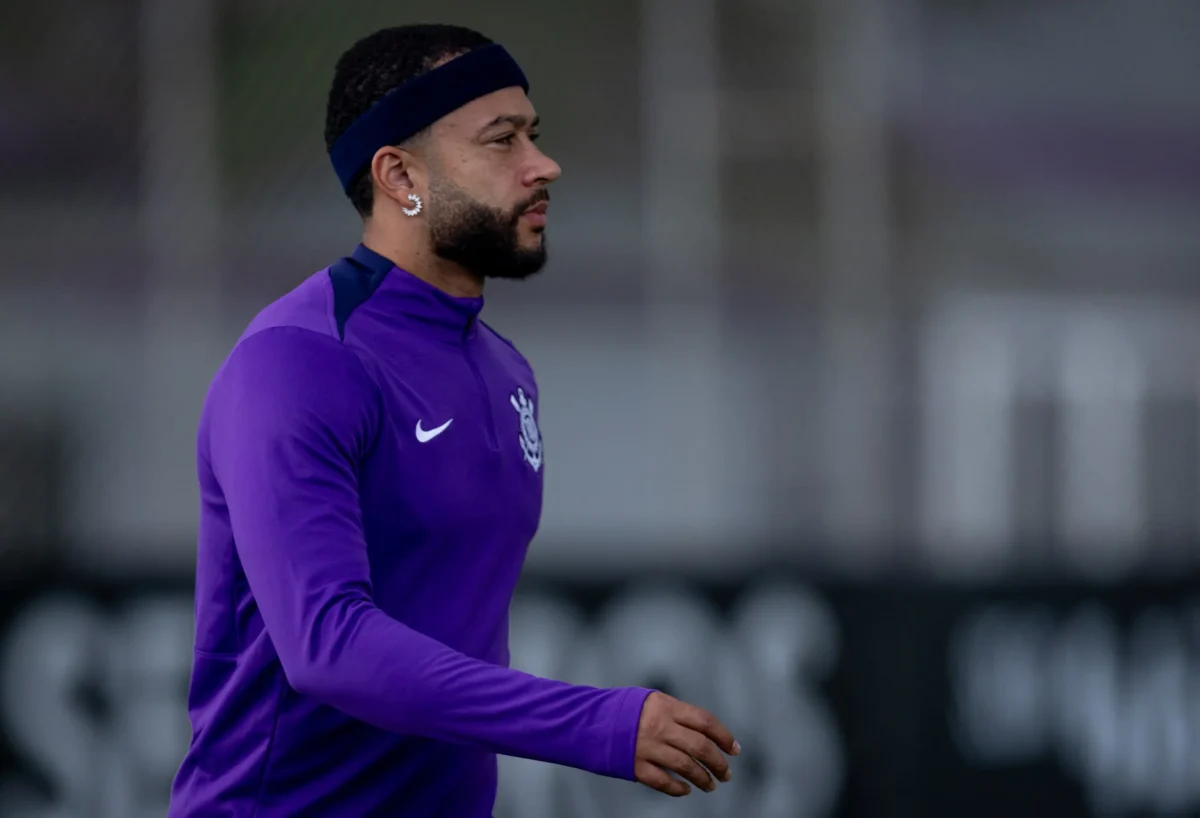 Corinthians sofre com a falta de Memphis Depay sem aviso prévio