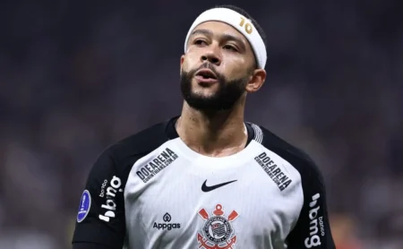 Craque Neto alerta sobre possível ação judicial do Memphis Depay contra o Corinthians: “Vai entrar na Justiça”