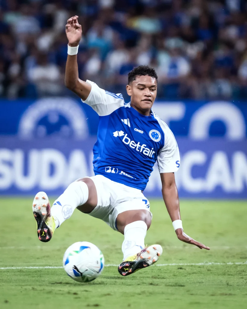 Cruzeiro: a saga de "joias" fora do contrato