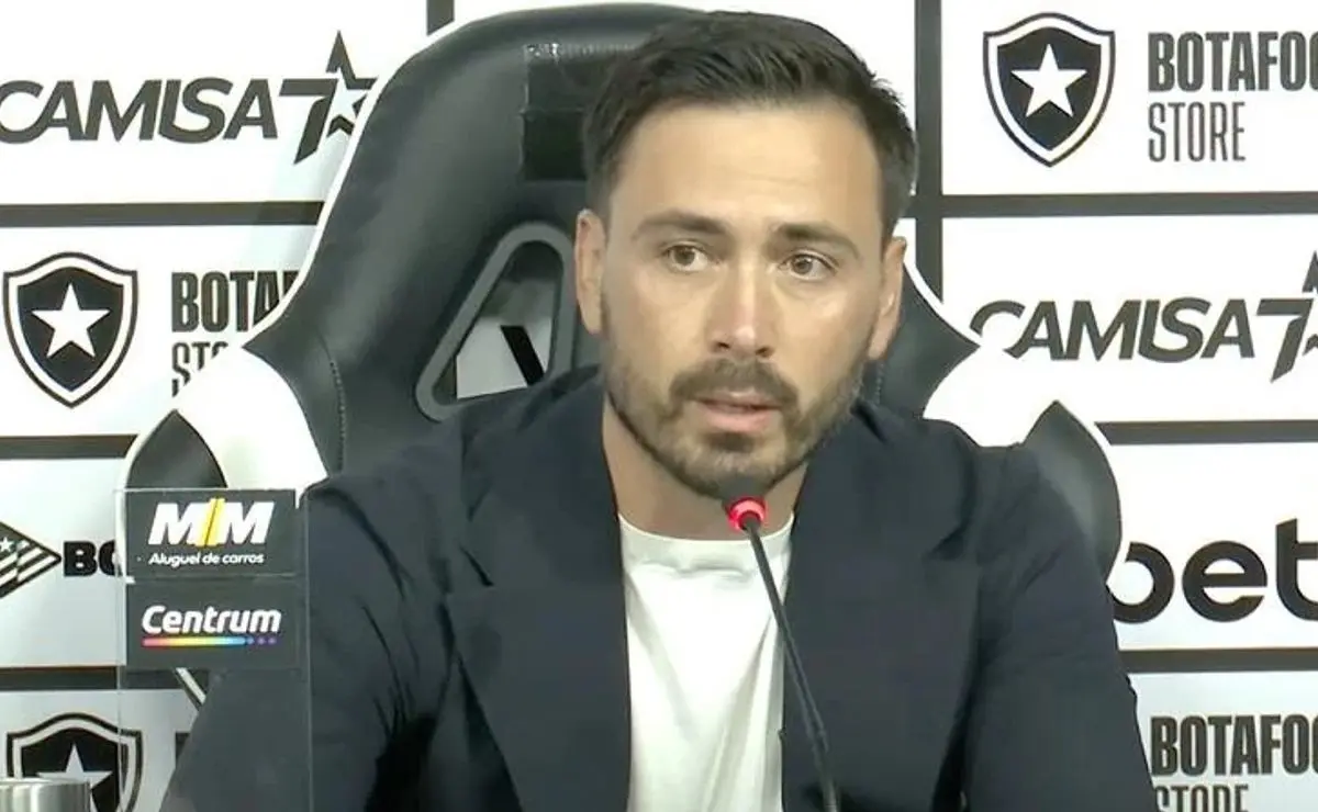 Davide Ancelotti apresentado no Botafogo e projeta equipe corajosa: "Vamos ser um time campeão"