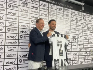Davide Ancelotti garante foco no Botafogo e rechaça divisão com a Seleção: "Minha cabeça está aqui"