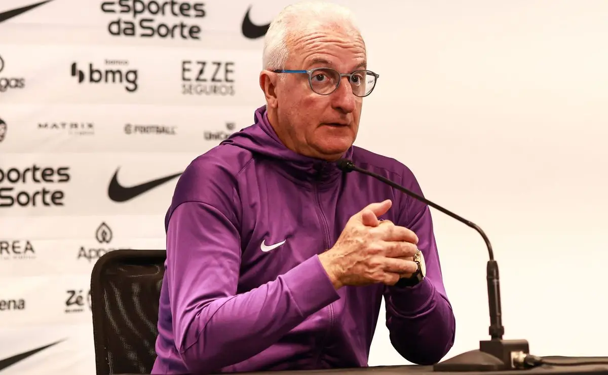 Dorival Júnior alerta o Corinthians sobre a necessidade de contratação de reforços: "estamos em um processo complicado"