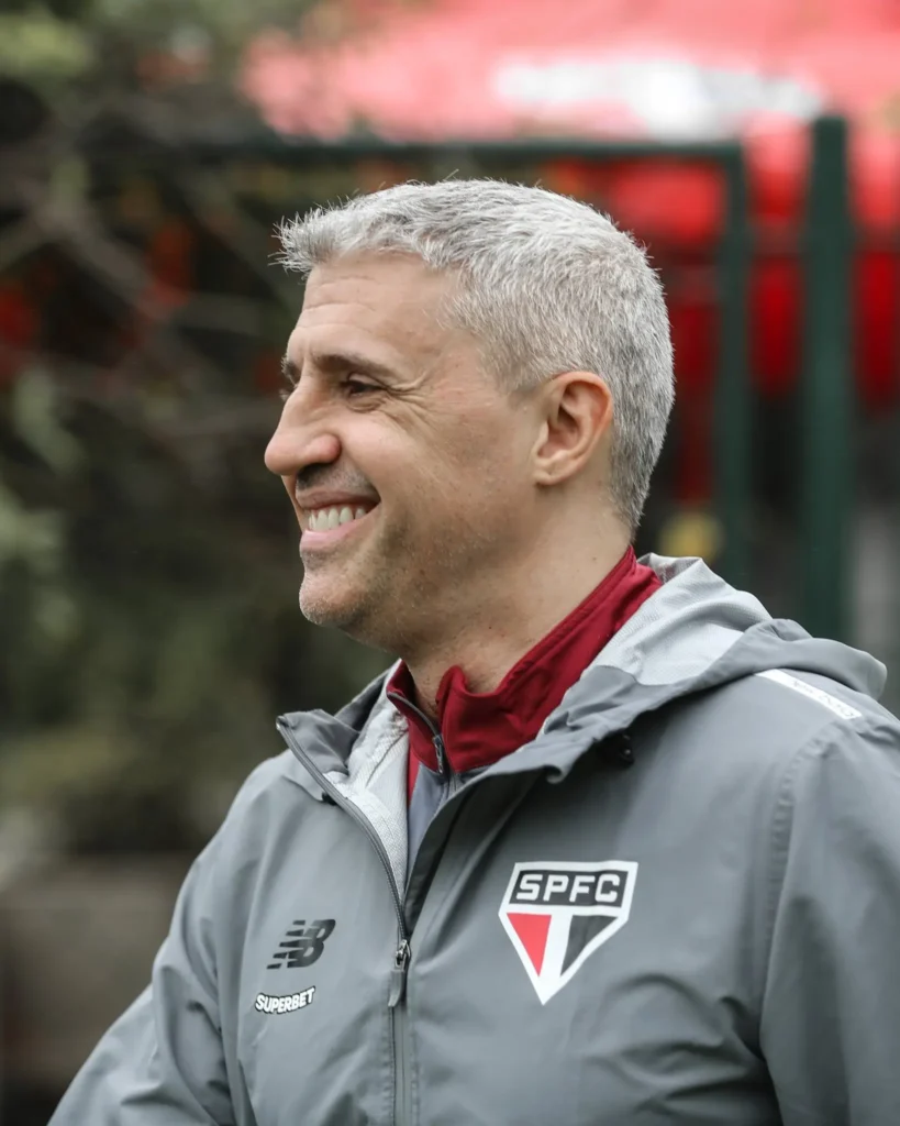 E os reforços? São Paulo tenta buscar pedidos de jogadores, mas esbarra em questão financeira.
