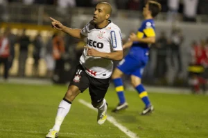 Emerson Sheik Lembra Tempos de Jogo e Provoca Palmeiras: "Sem Título de Campeão"