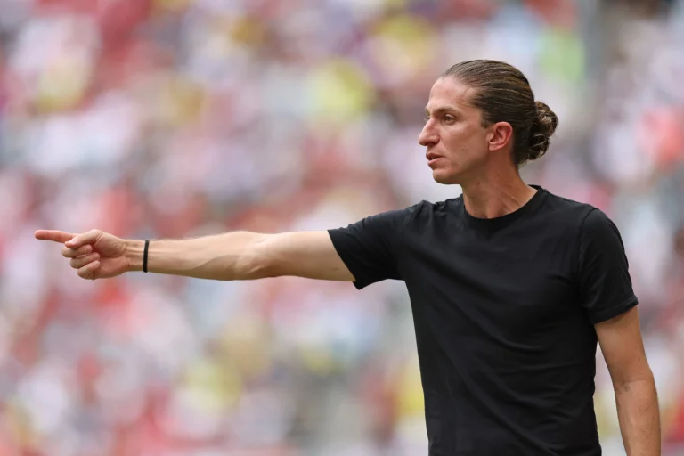Eric Faria opina: "Se o técnico do Flamengo não fosse o Bruno Lage, teria caído depois do Mundial"