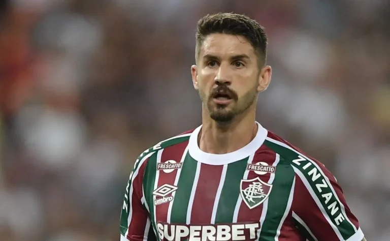 Everaldo destaca que equipes do Brasil jogarão contra o Fluminense como se fossem times europeus.
