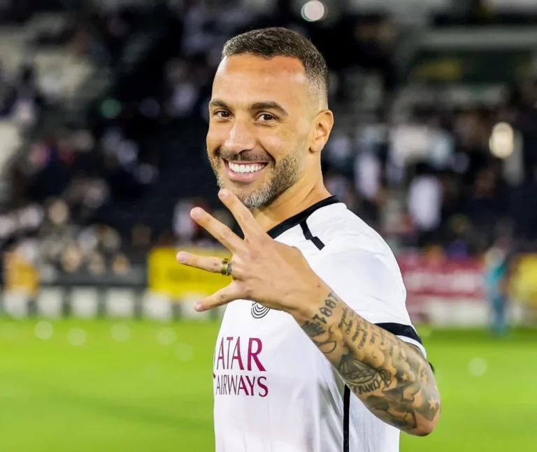 Ex-Corinthians cumpre prazo e é convocado pela primeira vez pelo Catar: "Um momento inesquecível"