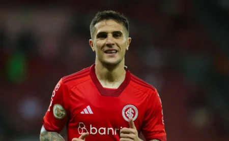 Fabrício Bustos como possível substituto de Igor Vinícius no São Paulo é sondado pelo River Plate.