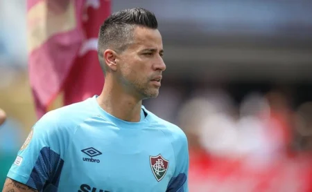 Fábio, Goleiro Absoluto do Fluminense, é o que mais atuou em um ano