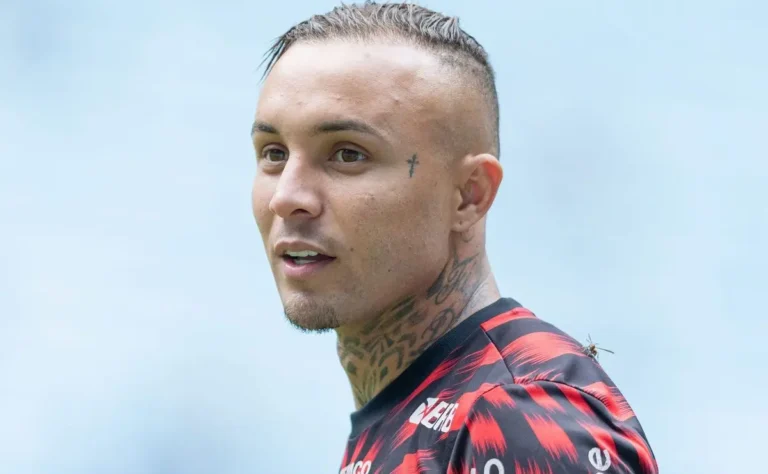 Flamengo inclui Everton Cebolinha na lista de jogadores negociáveis, mas Grêmio rejeita retorno