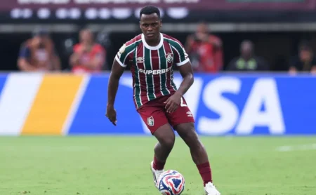Fluminense Vacila em Vender Arias devido a Problemas de Propriedade dos Direitos do Jogador.