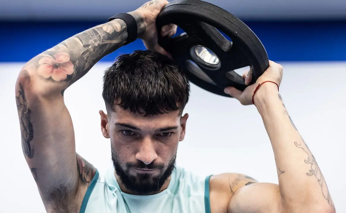 Grêmio busca opção de centroavante após desfalque de Arezo e se aproxima de Díaz