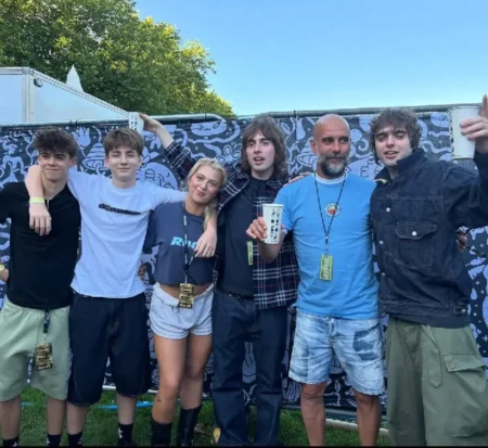 Guardiola é destaque nos bastidores do retorno do Oasis em Manchester: Por trás do cenário