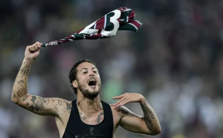 Guga admira a habilidade do goleiro Fábio do Fluminense: “Ele é inexplicável”