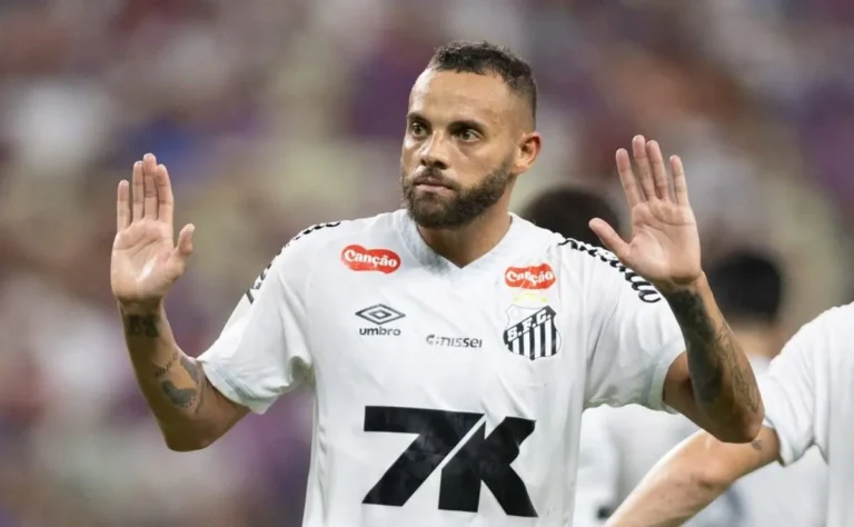 "Guilherme admite que Z-4 não 'assusta' e projeta duelo contra o Flamengo"