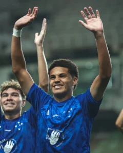 Jogador da base do Cruzeiro estreia em estado Natal e elogia Jardim: "Um grande craque"