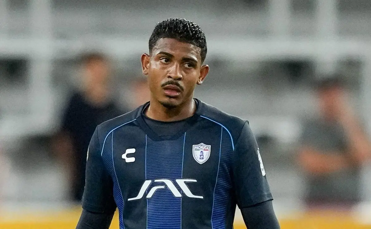 "John Kennedy, ex-Fluminense, pode ser readquirido pelo Pachuca-MEX e voltar a disputar o Brasileirão"