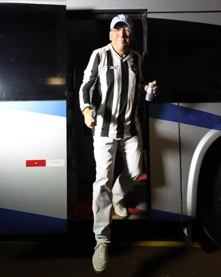 John Textor segue para Brasília para acompanhar jogo entre Botafogo e Vasco.