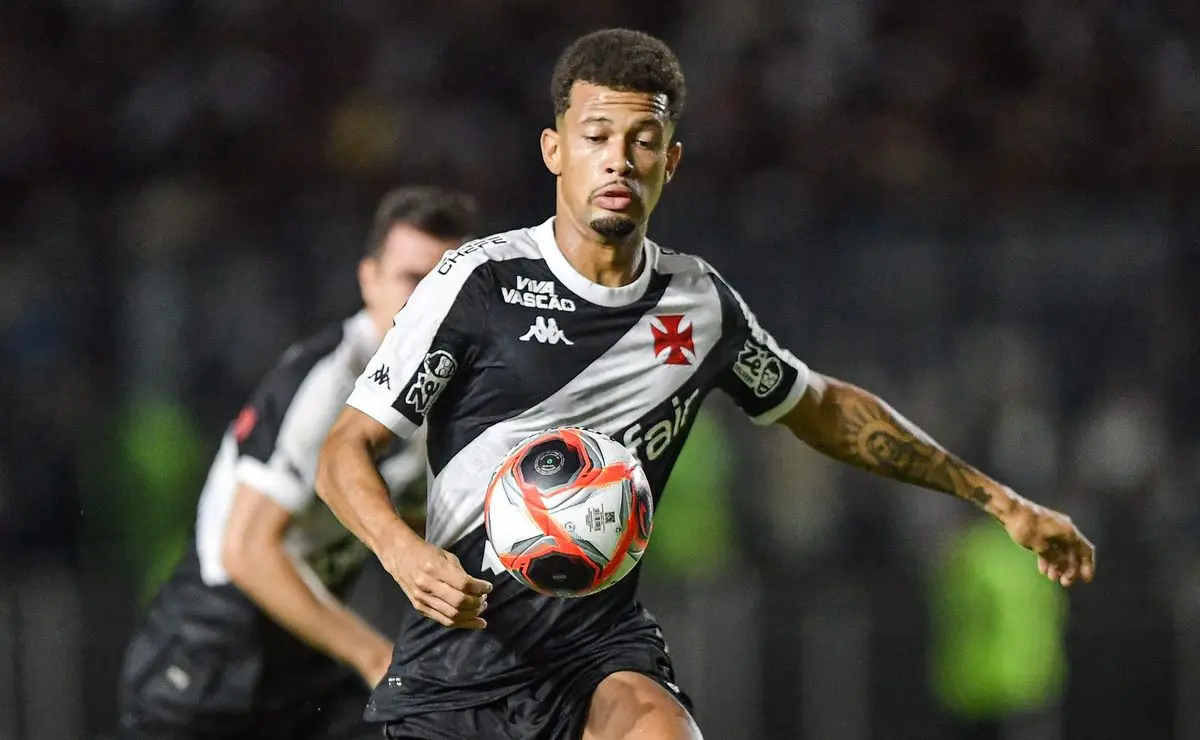 ### João Victor destaca vínculo com Fernando Diniz e antecipa retomada vigorosa no Vasco