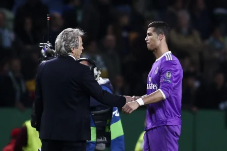 ### Jorge Jesus se Acerta com o Al-Nassr e Assina por Um Ano