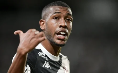 Jornalista revela detalhes sobre possível saída de Rayan do Vasco por valor milionário.