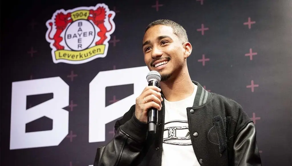 Lateral Arthur se reapresenta ao Bayer Leverkusen para pré-temporada no Rio de Janeiro