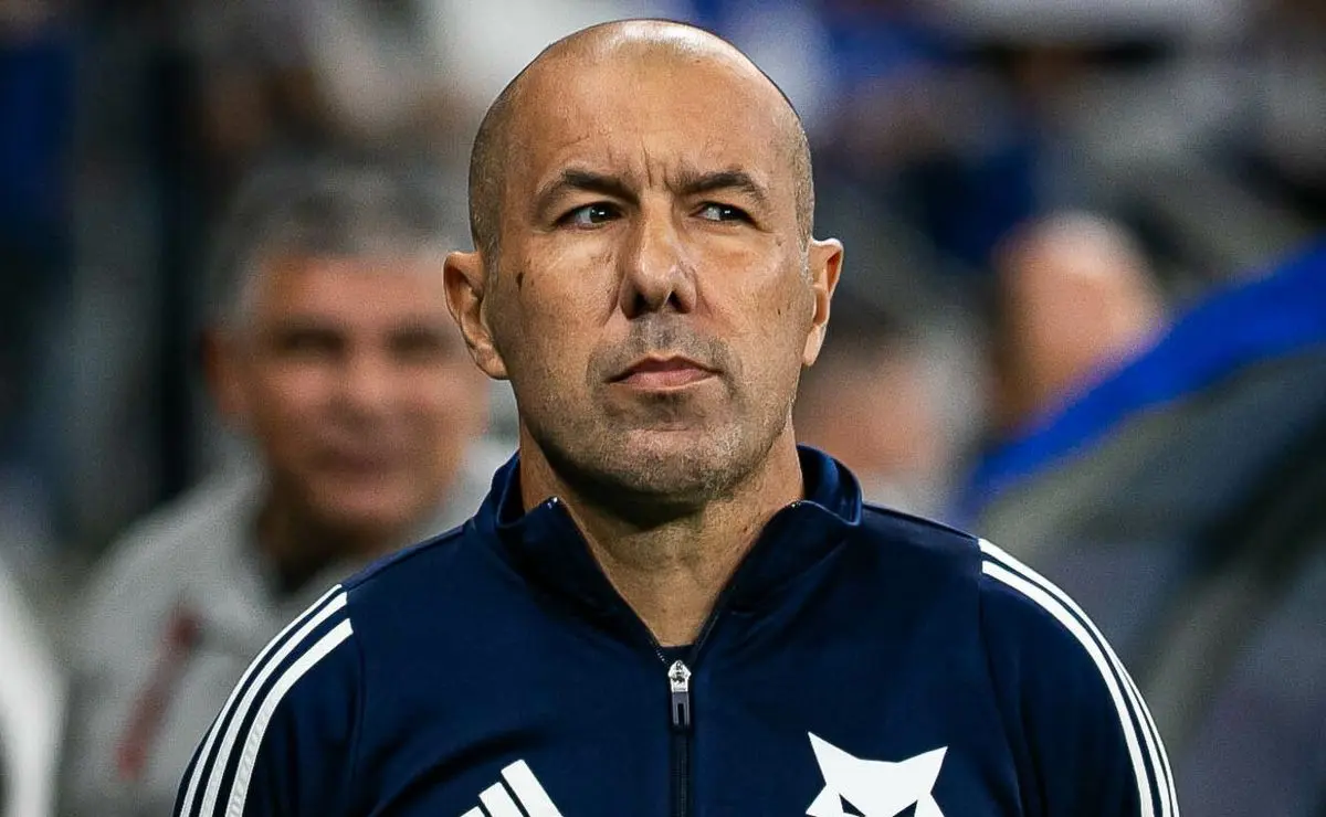 Leonardo Jardim não vê Cruzeiro como candidato ao título do Campeonato Brasileiro e detalha expectativas: “Objetivo conversado”