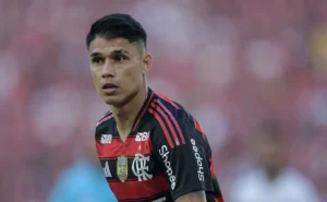 Luiz Araújo marca gol de beleza no duelo Flamengo x São Paulo, e torcida aplaude ação do atacante