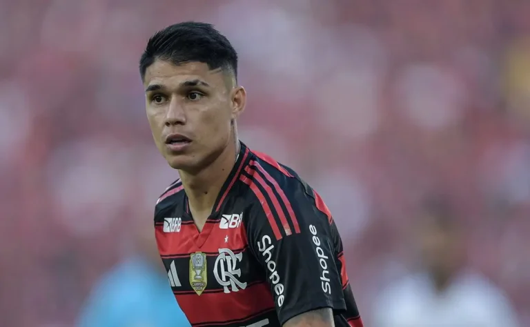 Luiz Araújo marca gol de beleza no duelo Flamengo x São Paulo, e torcida aplaude ação do atacante